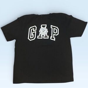 GAP Womans Black Tee with Logo